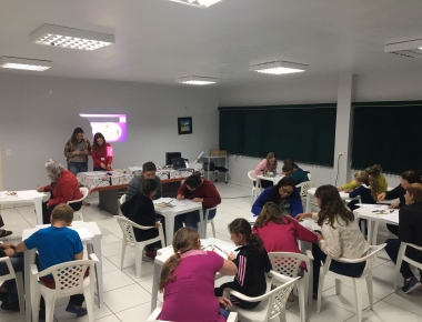 Palestra é realizada para pais dos usuários do SCFV do Projeto Piá   